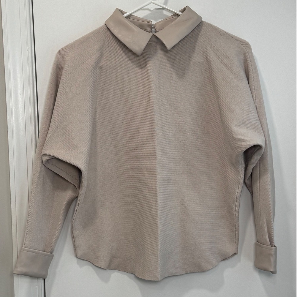 Sioni Milano Womens XS Cream Ribbed Knit Faux Leather Collar Dolman Sleeve Top